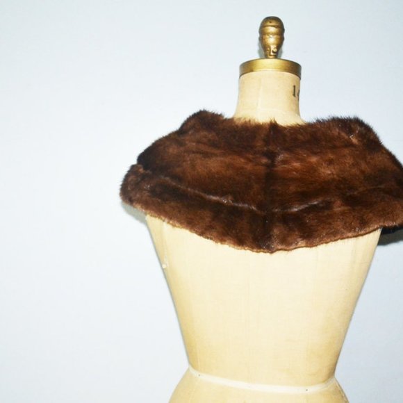 Vintage Real Mink Fur Collar with Button Closure - Picture 4 of 11